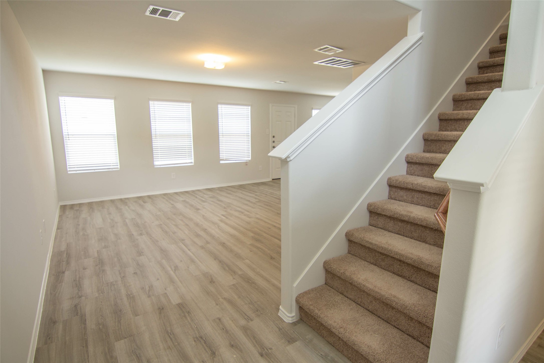 5419 Gouldburn River Drive Property Photo 5
