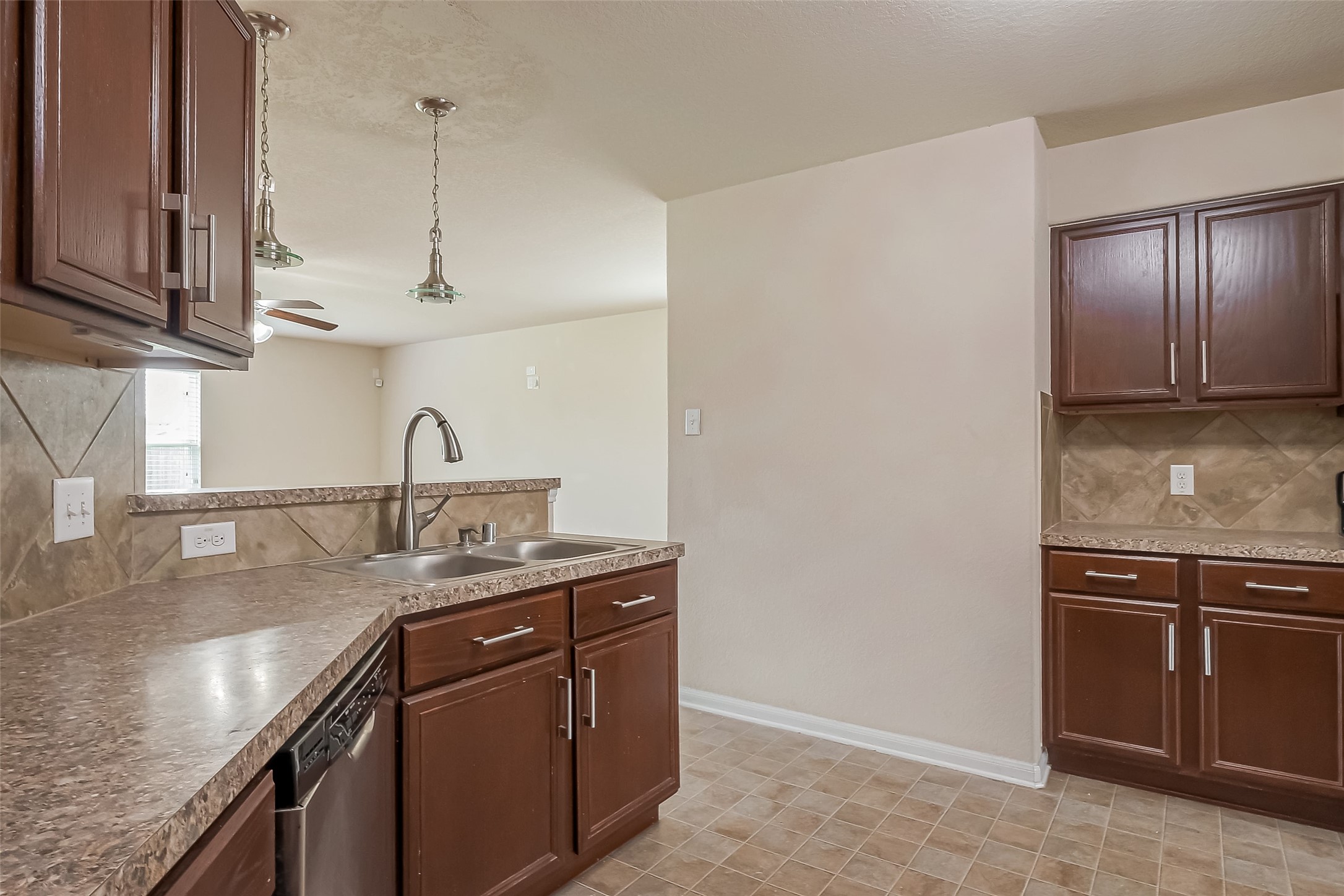 13510 Dahlia Green Way Property Photo 13