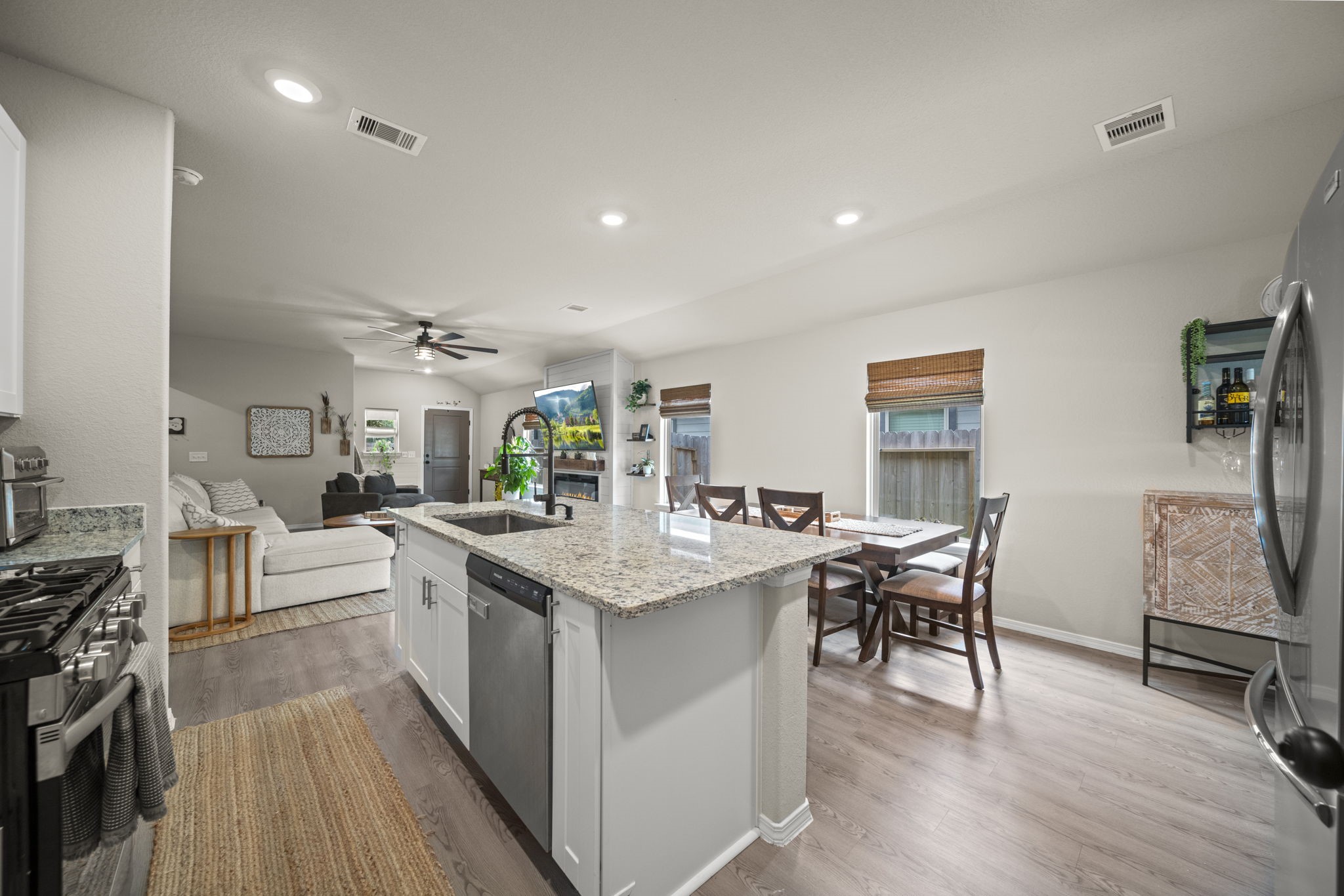 14346 High Hill Drive Property Photo 8
