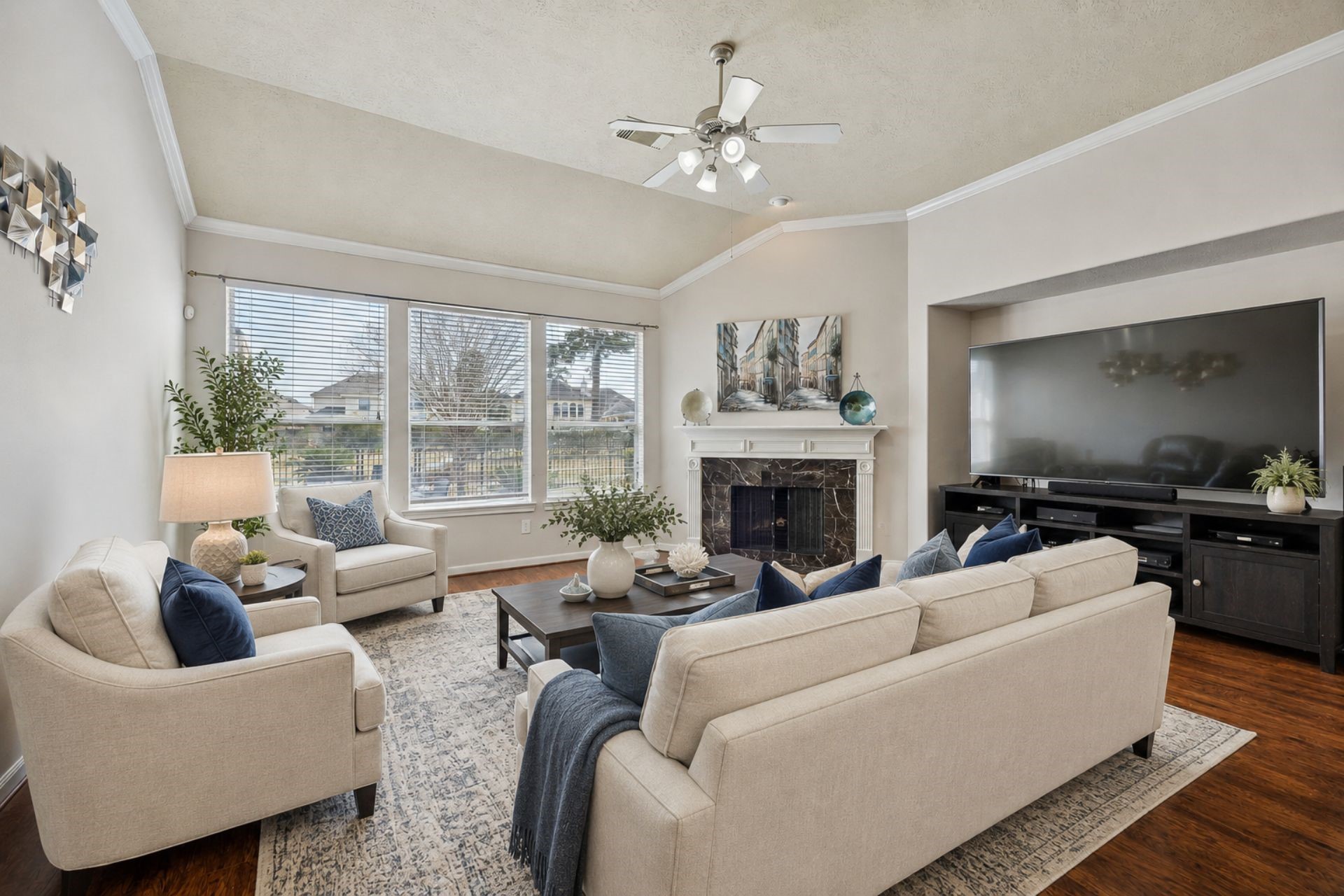 4635 Countrymeadows Drive Property Photo 3