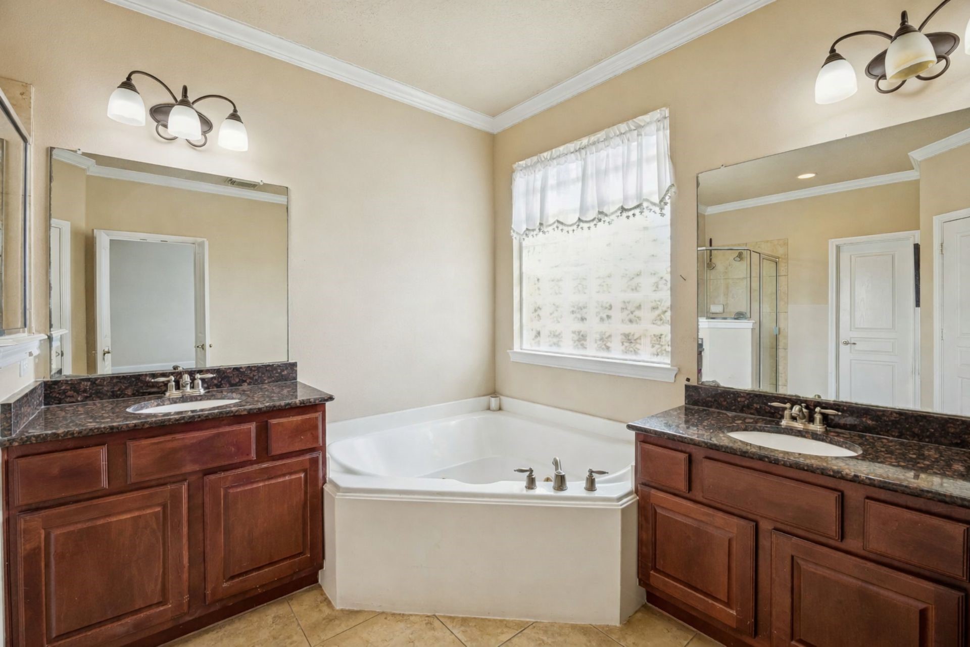 4635 Countrymeadows Drive Property Photo 11