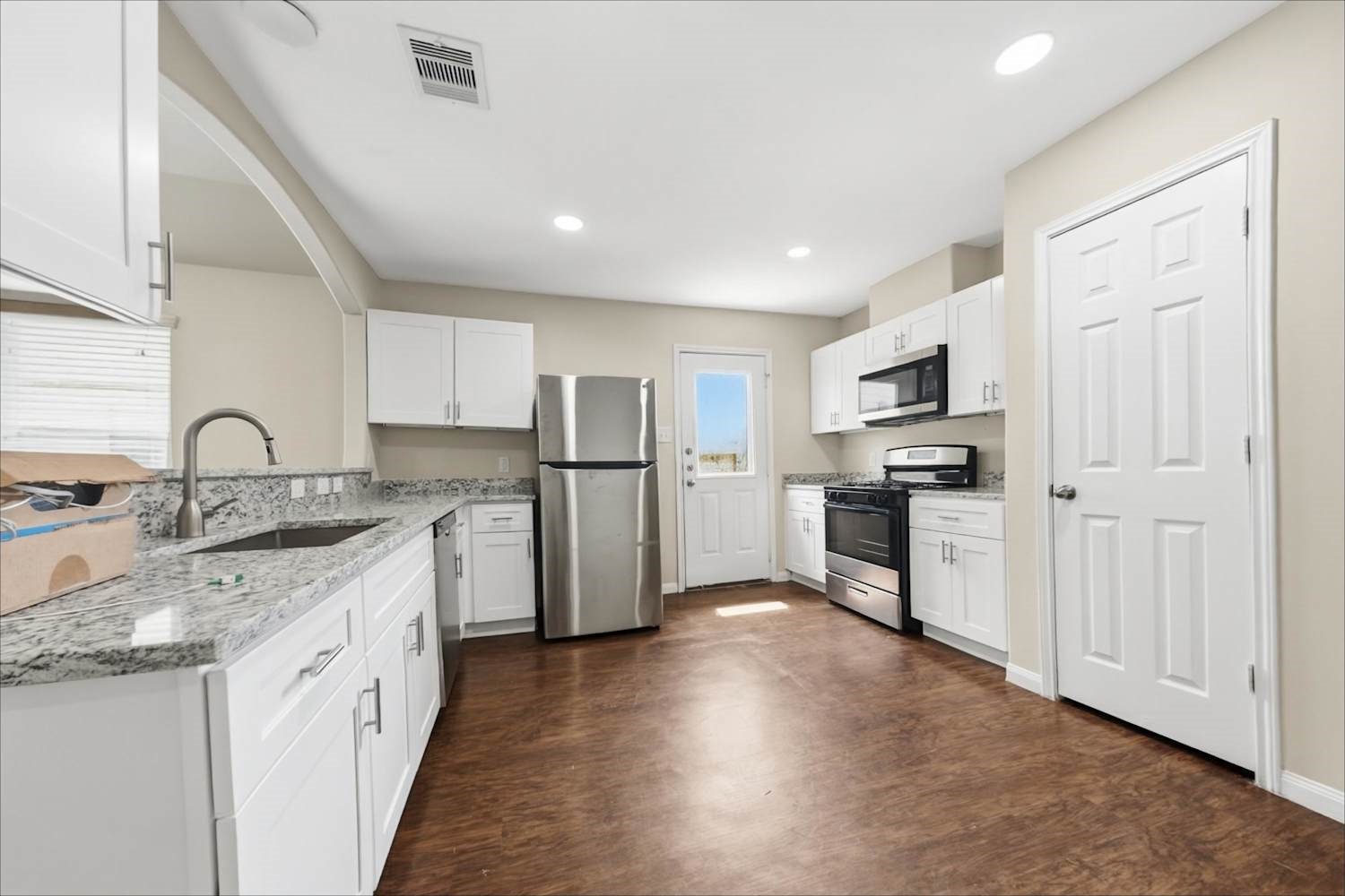 12623 Mountain Daisy Road Property Photo 9