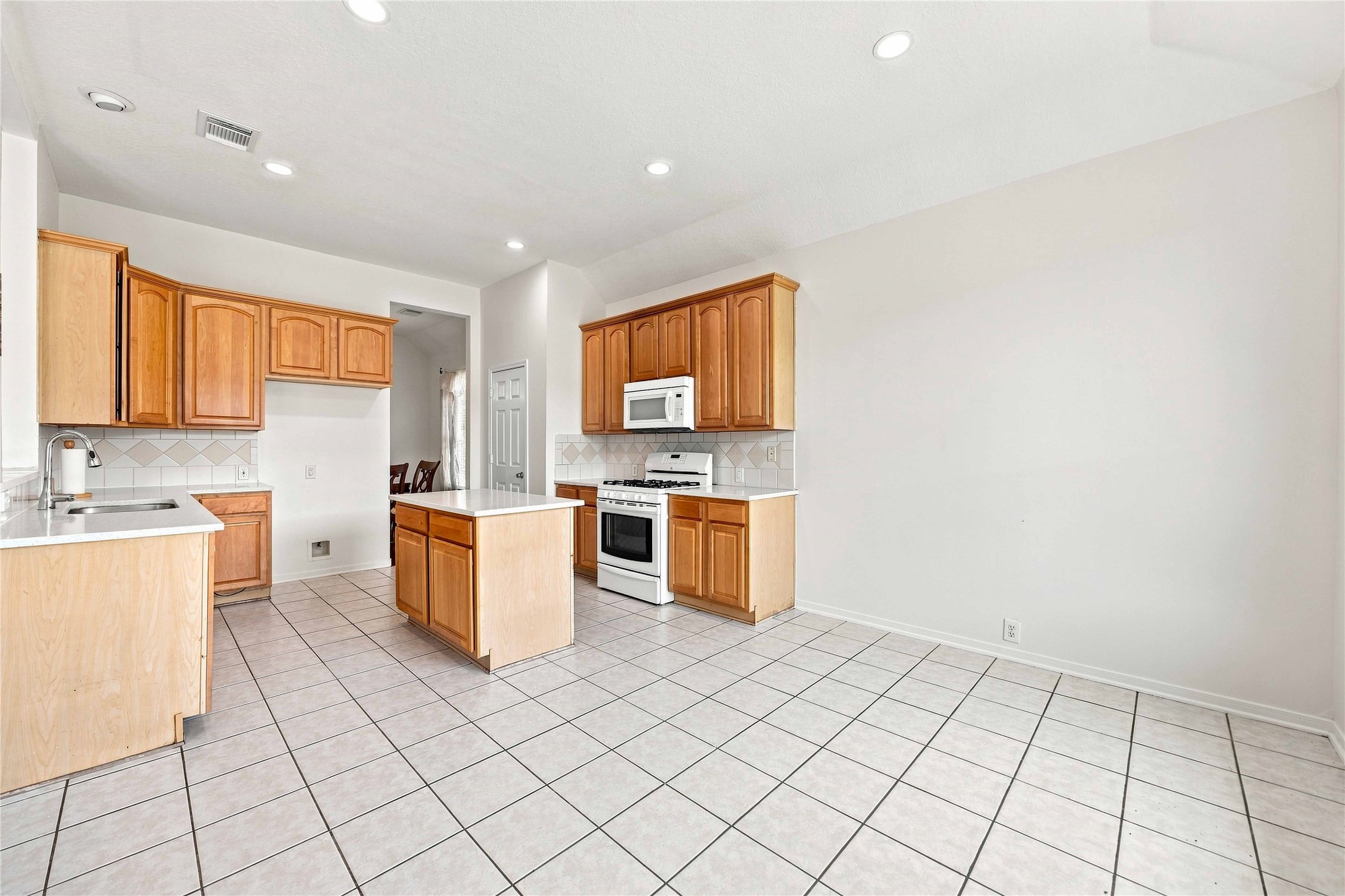 6138 Kristen Park Lane Property Photo 8