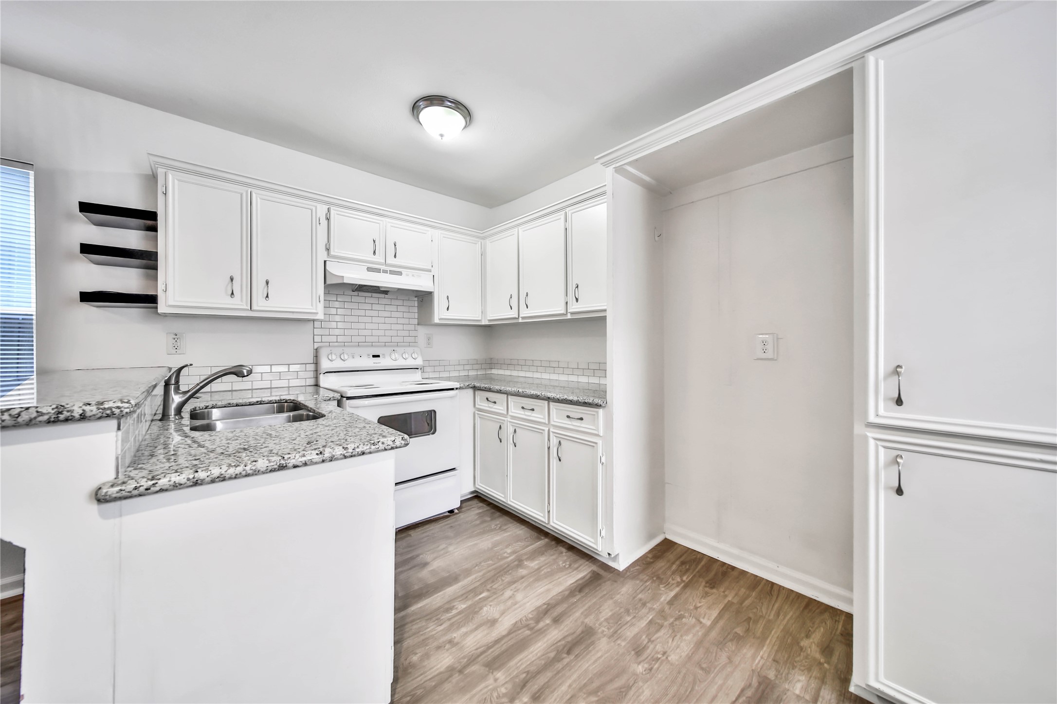 1710 Shelby Street A Property Photo 6