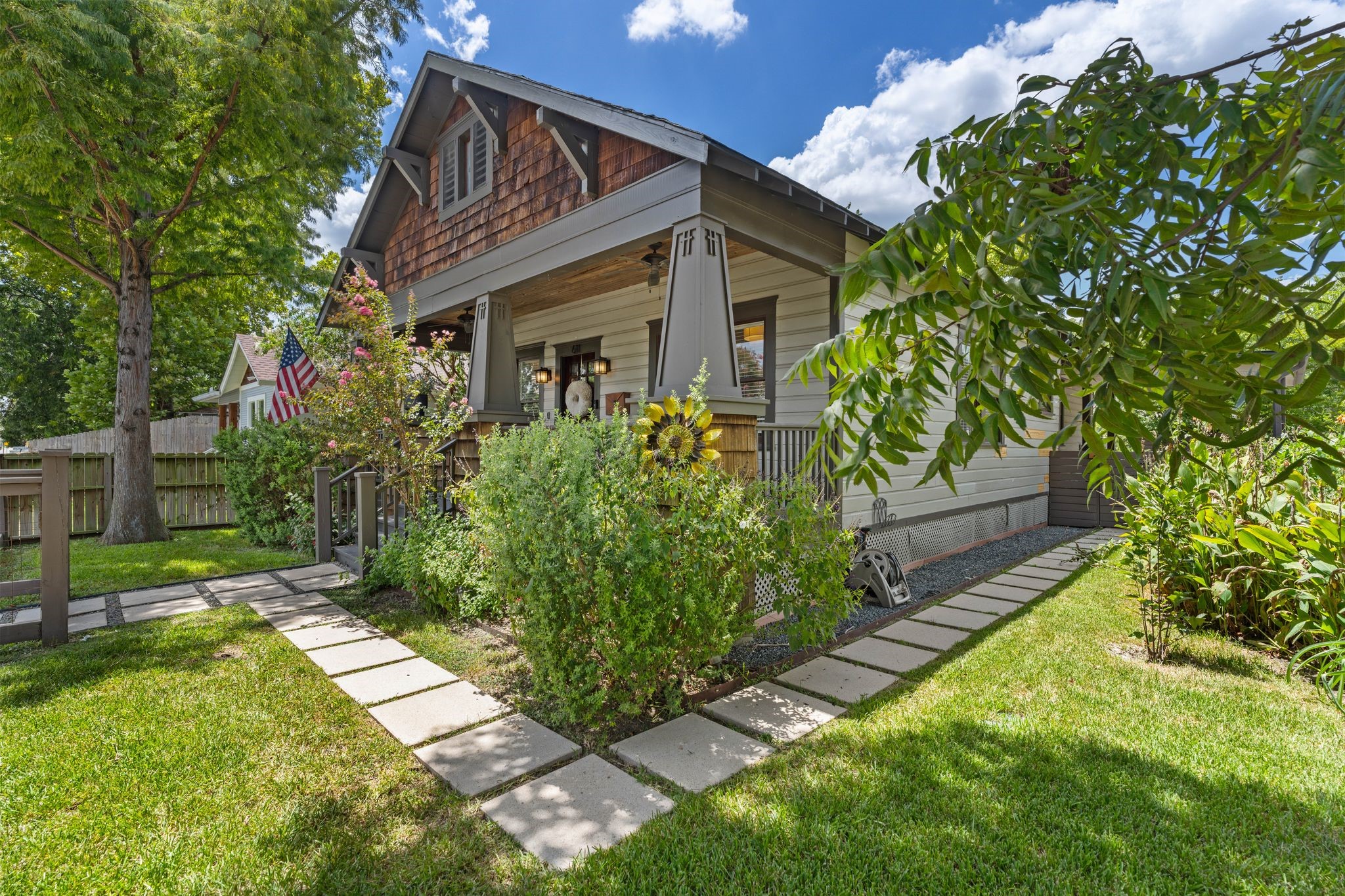611 Enid Street Property Photo 2