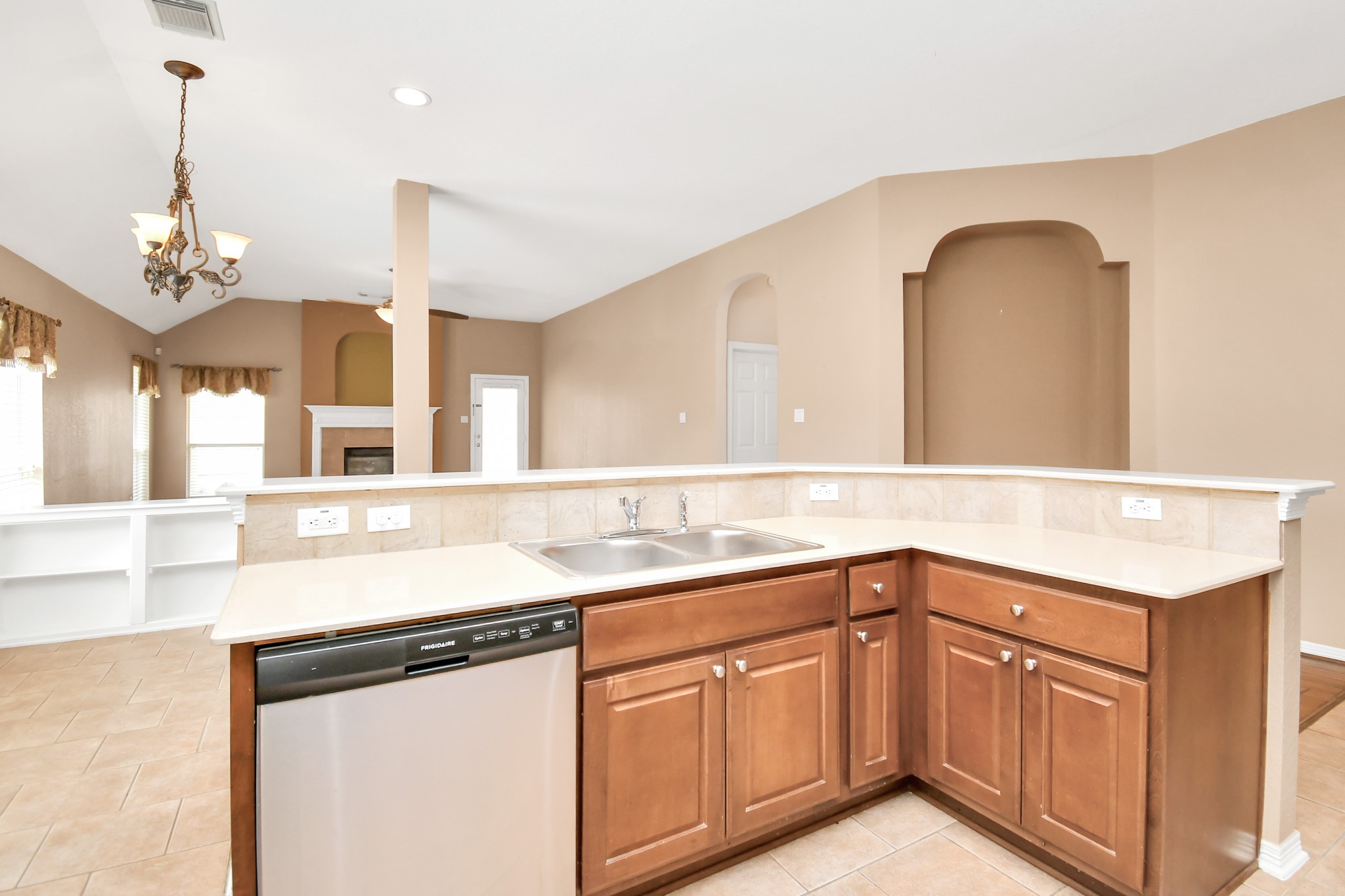 7303 Slippery Elm Lane Property Photo 14