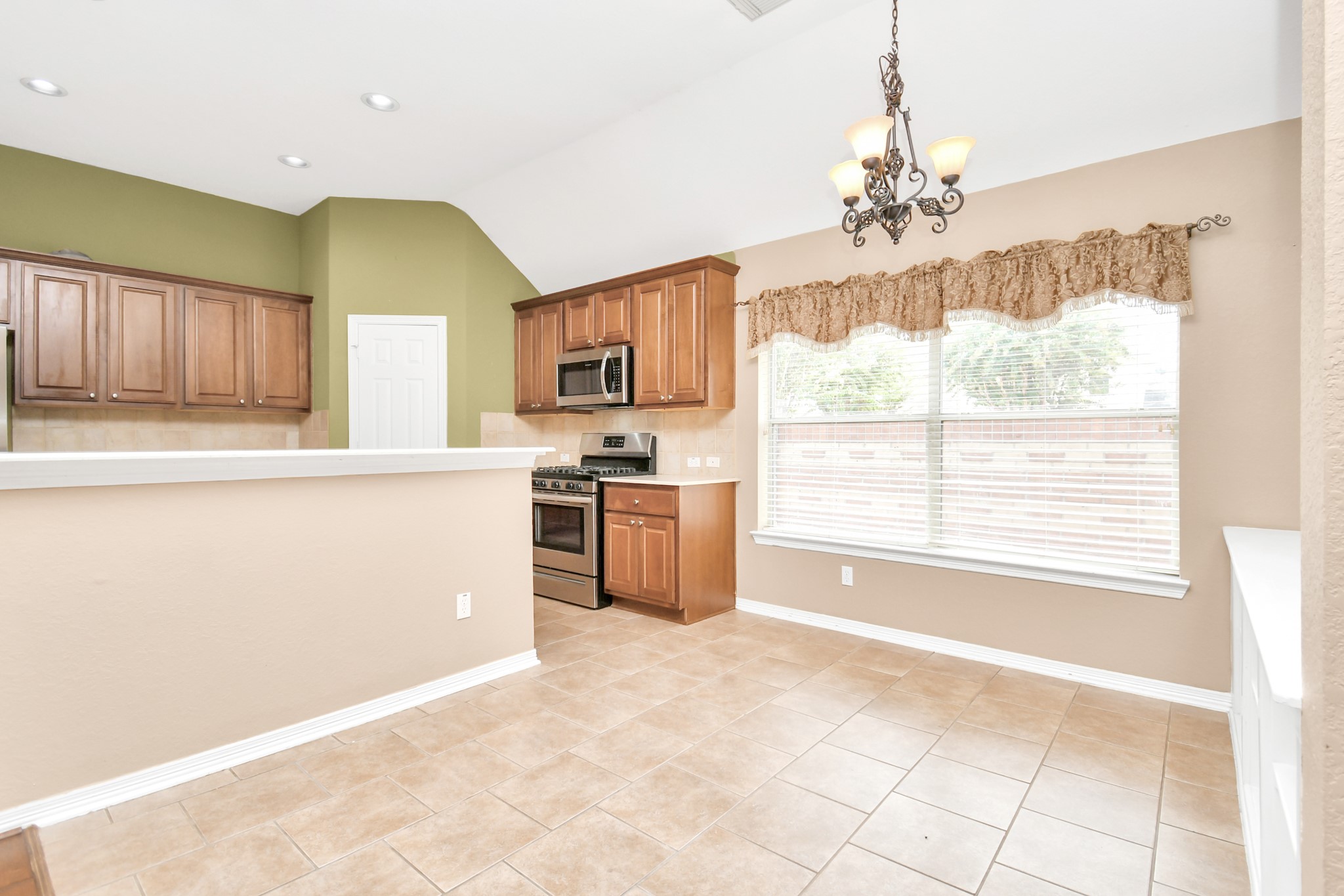 7303 Slippery Elm Lane Property Photo 17