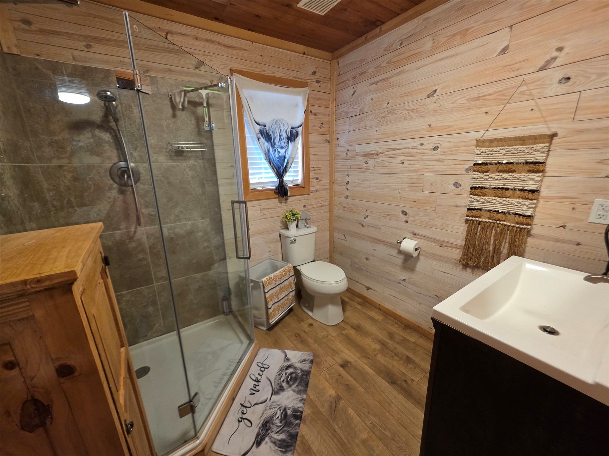 530 Kingwood Drive Property Photo 12