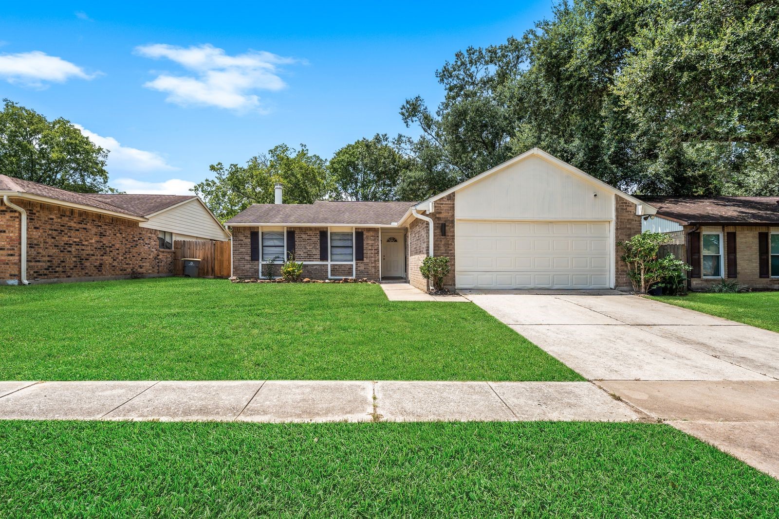 22831 Millgate Drive Property Photo 1
