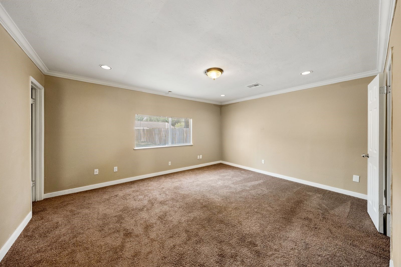 22831 Millgate Drive Property Photo 16