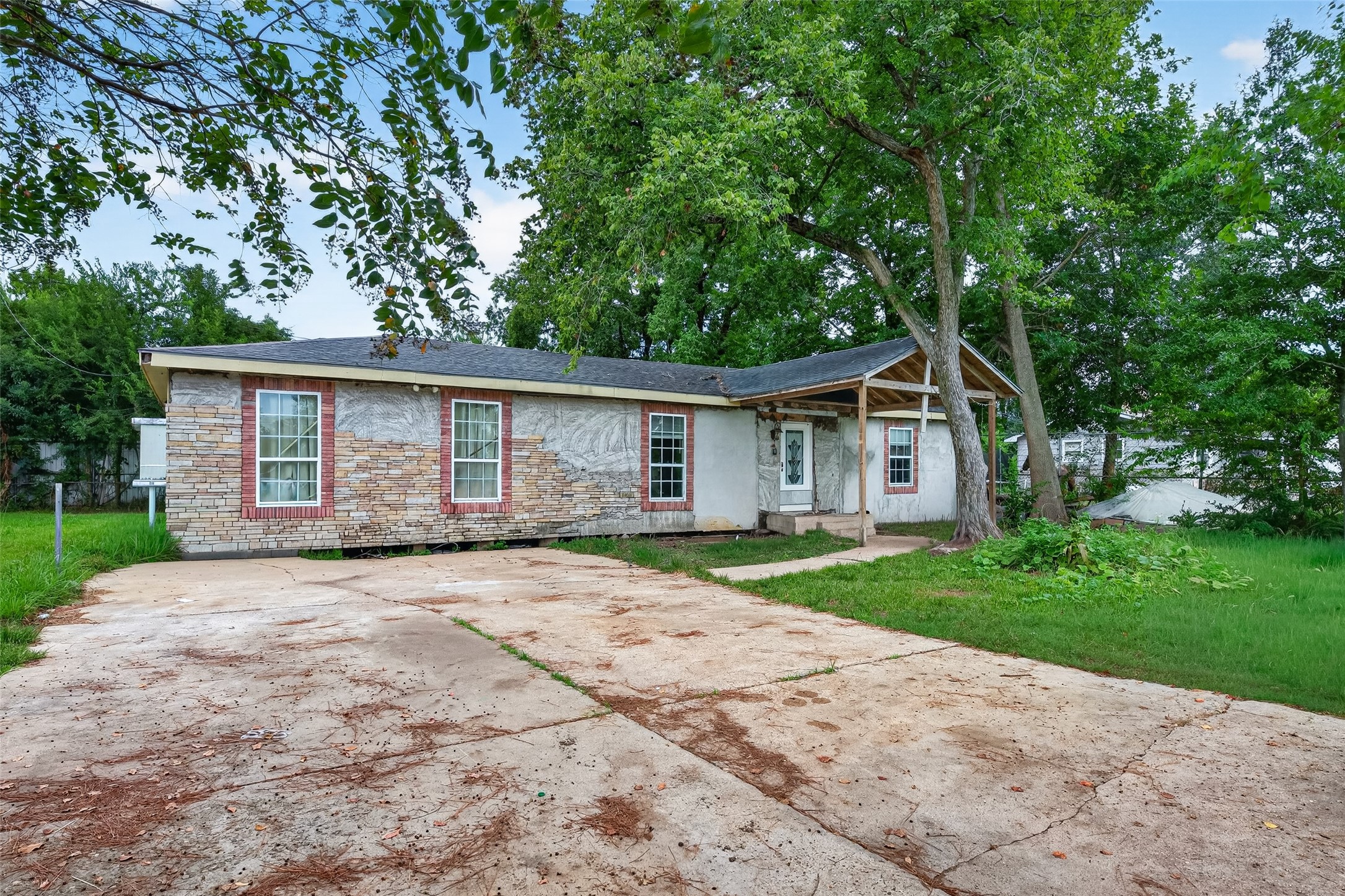 14031 Villagrove Drive Property Photo 16