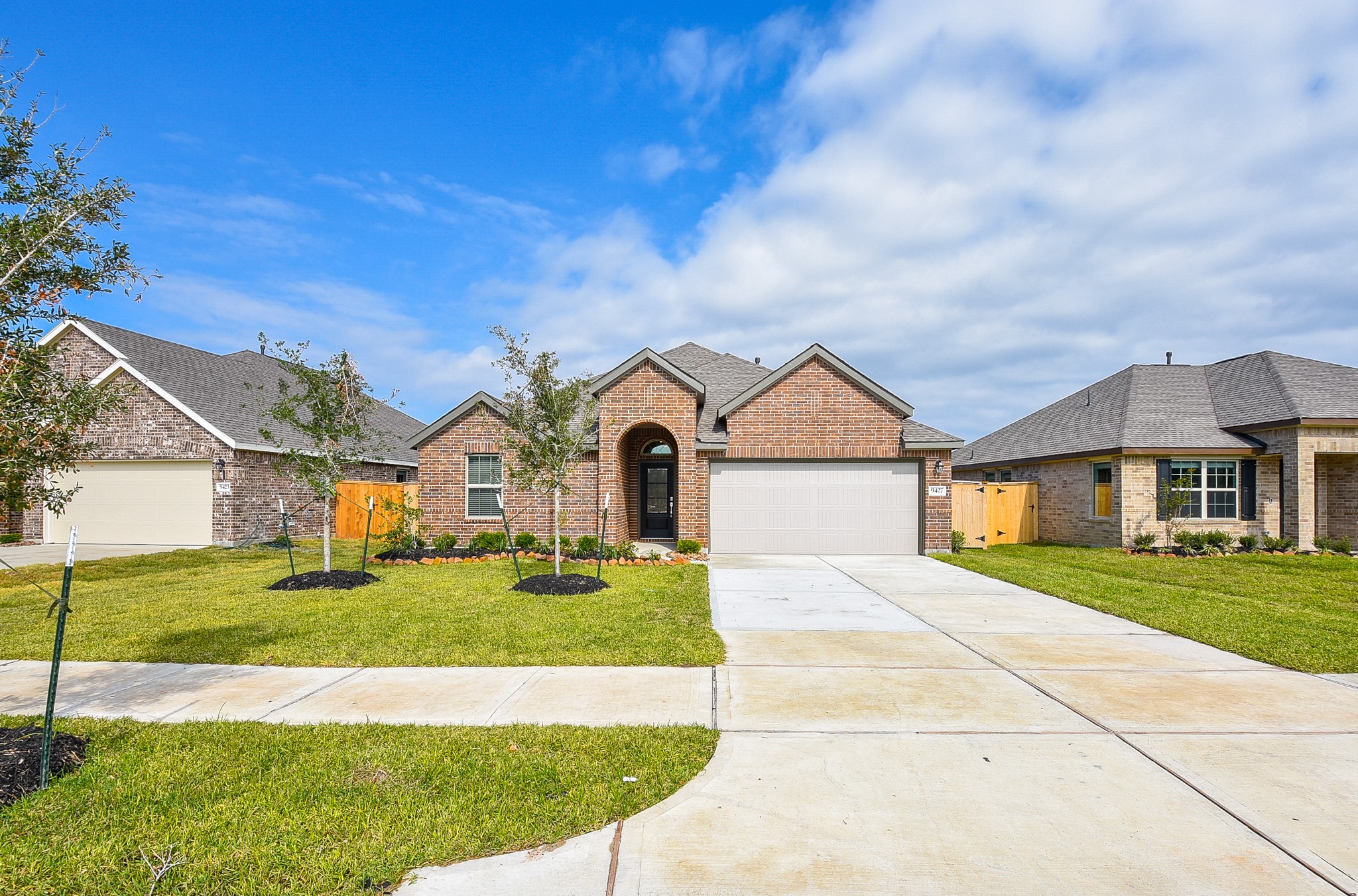 9427 Clearwater Bluff Lane Property Photo 1