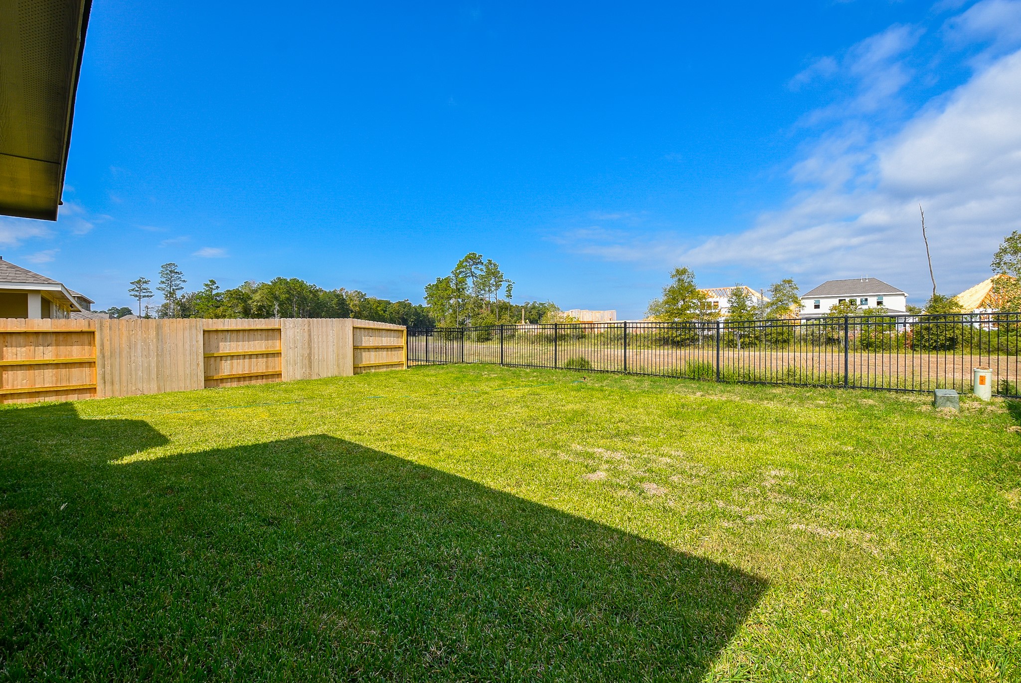 9427 Clearwater Bluff Lane Property Photo 28