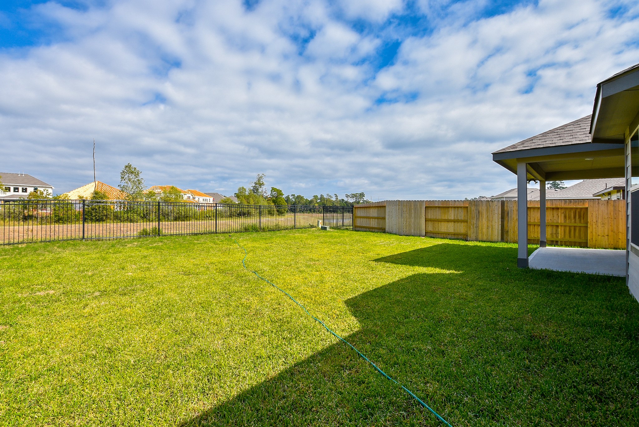 9427 Clearwater Bluff Lane Property Photo 32