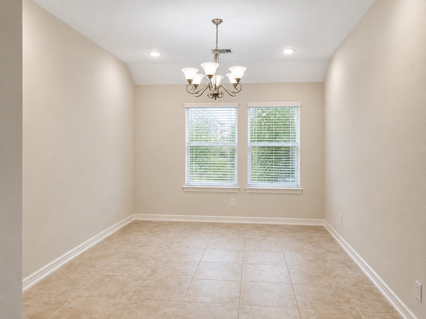10306 Hartfield Bluff Lane Property Photo 6