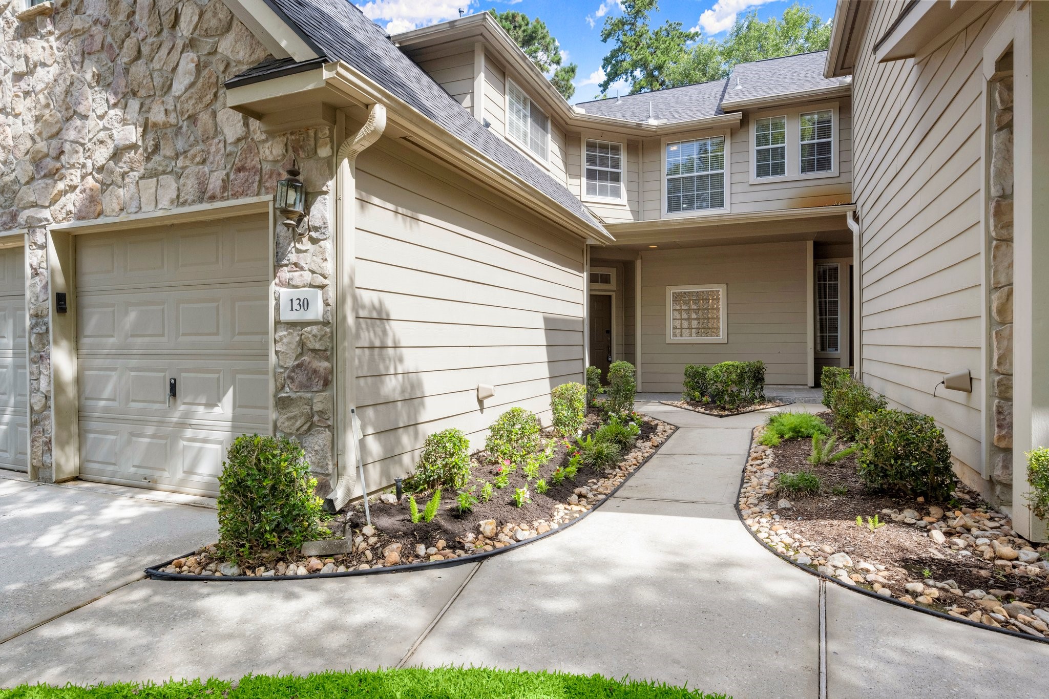 130 N Valley Oaks Circle Property Photo 1