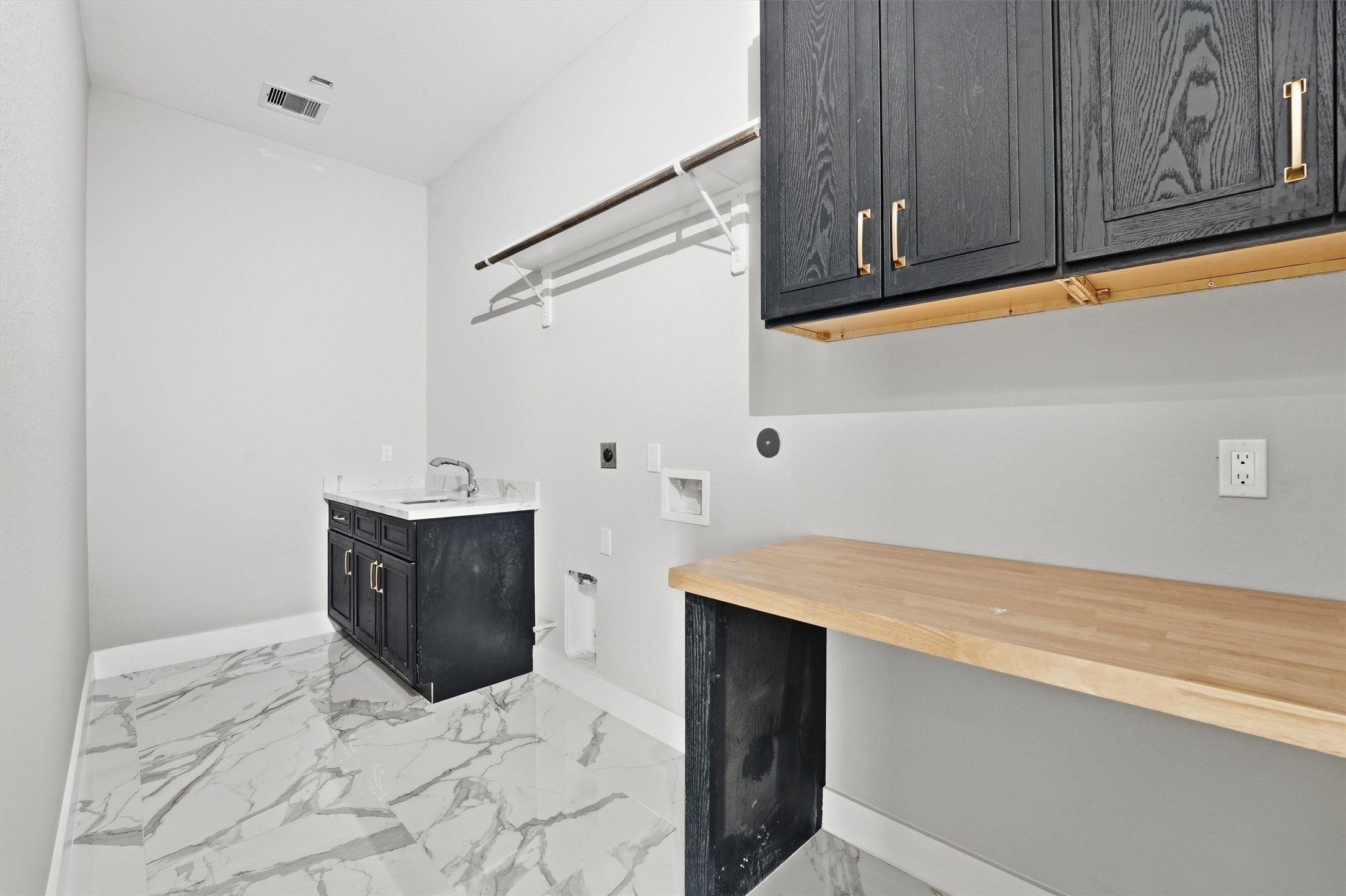 3388 Wooded Lane Property Photo 28