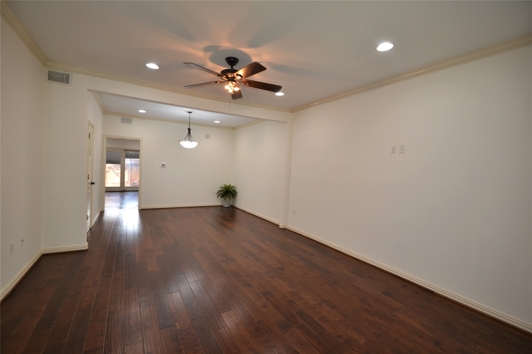 830 Threadneedle Street 235 Property Photo 2