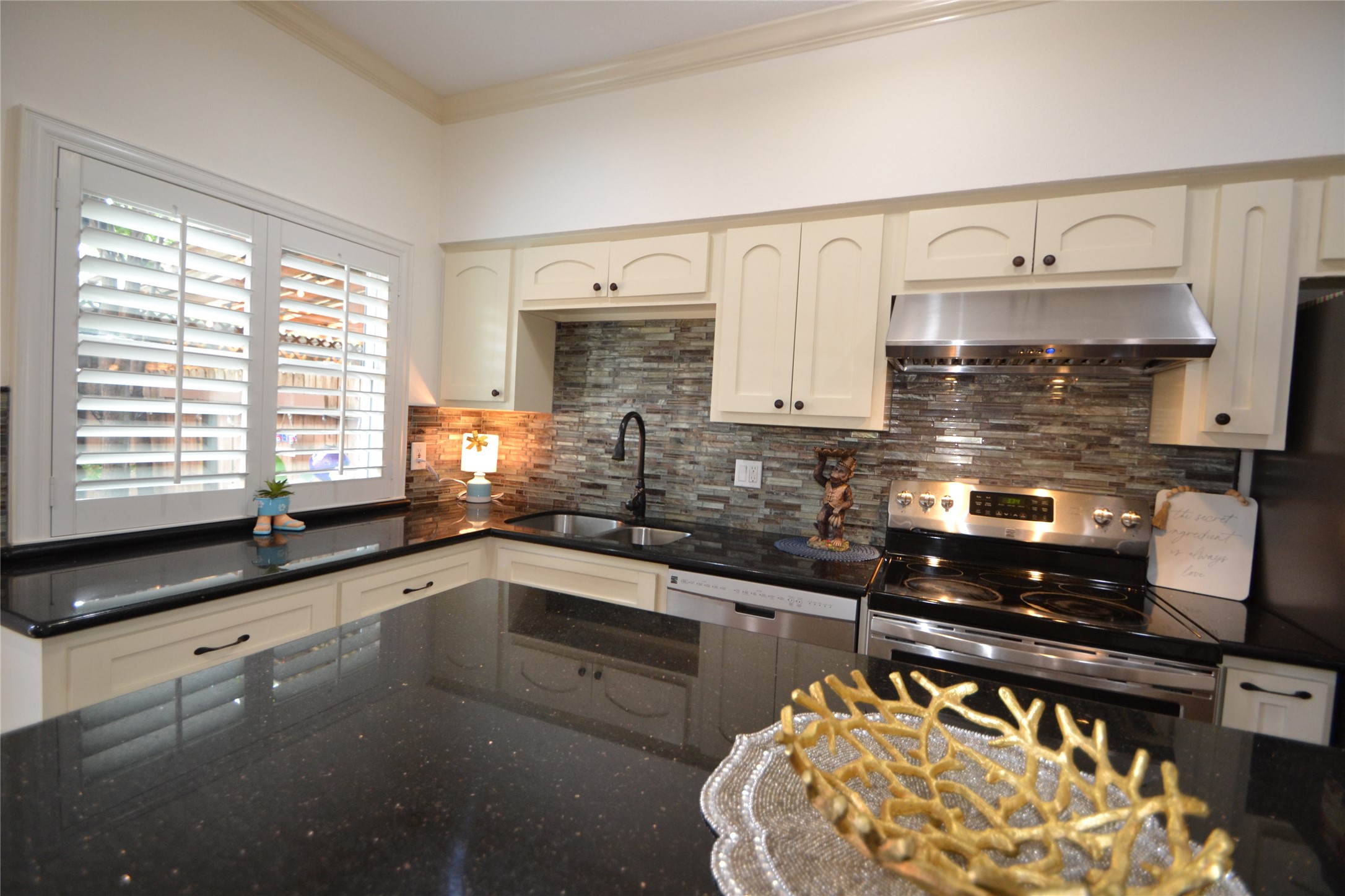 830 Threadneedle Street 235 Property Photo 7