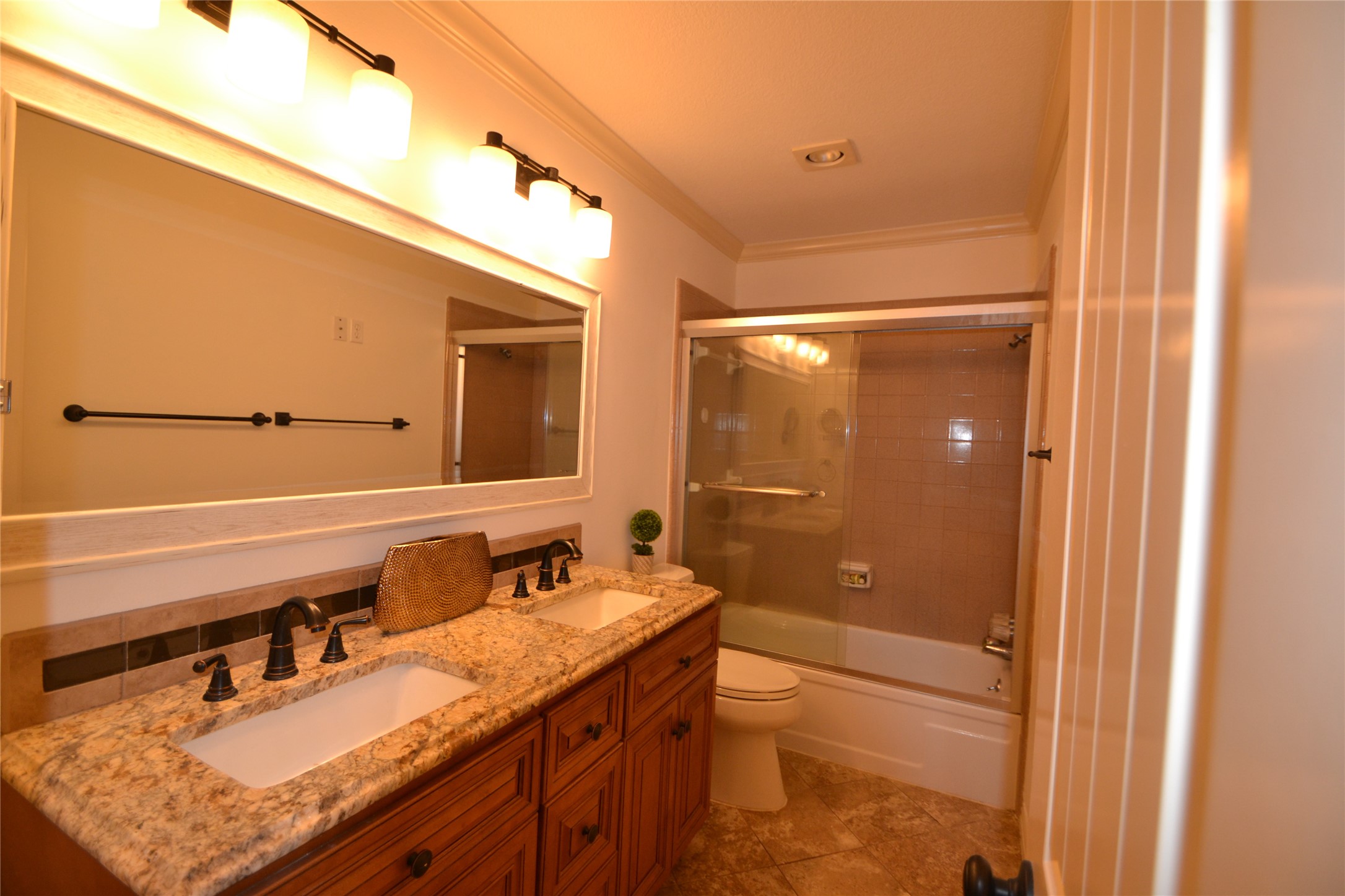 830 Threadneedle Street 235 Property Photo 28
