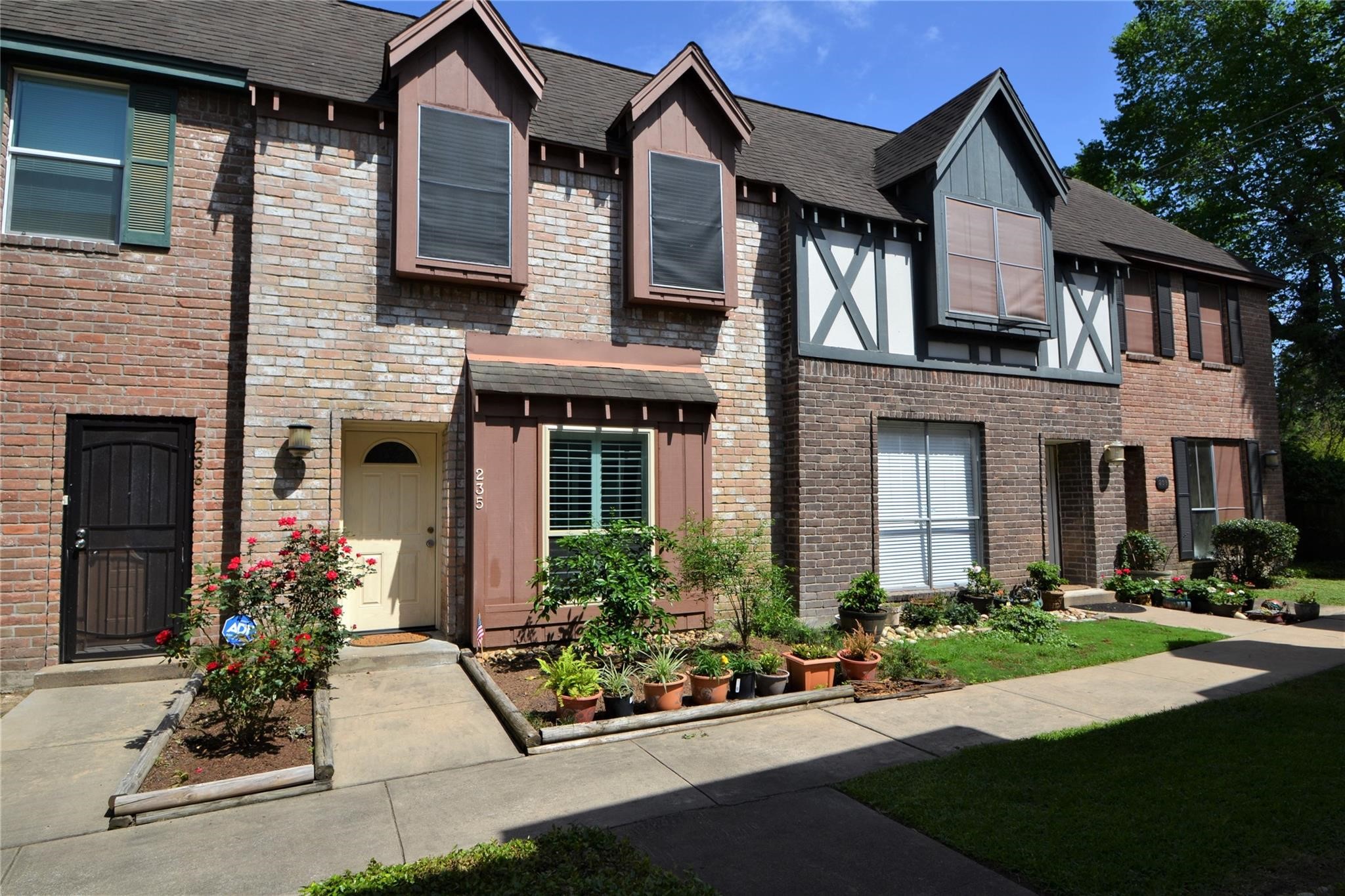 830 Threadneedle Street 235 Property Photo 49