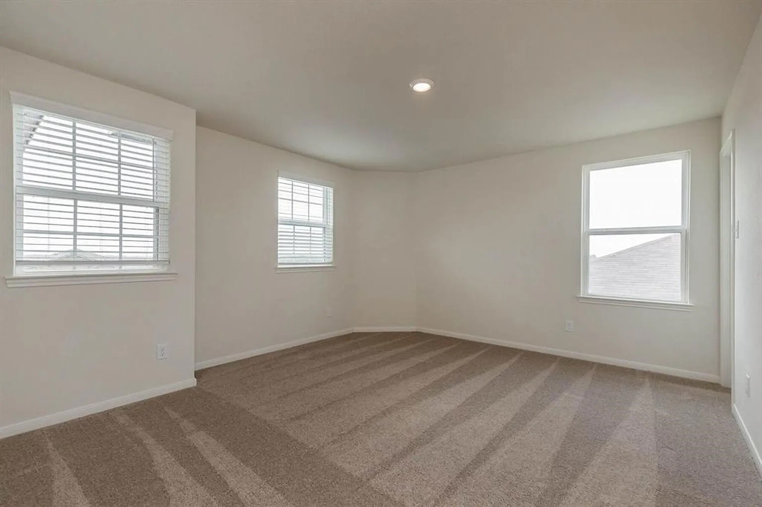 20922 Sunshine Meadow Drive Property Photo 11