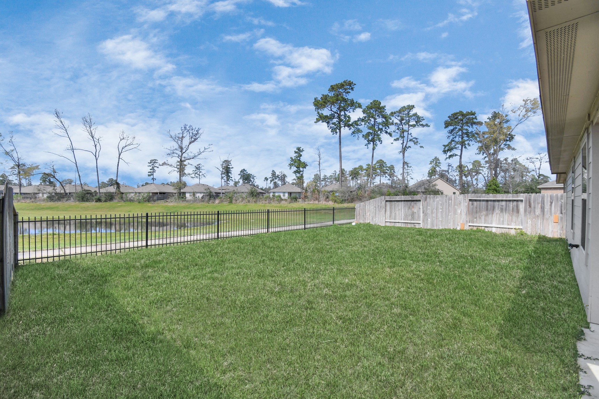 14206 West Rim Lane Property Photo 9