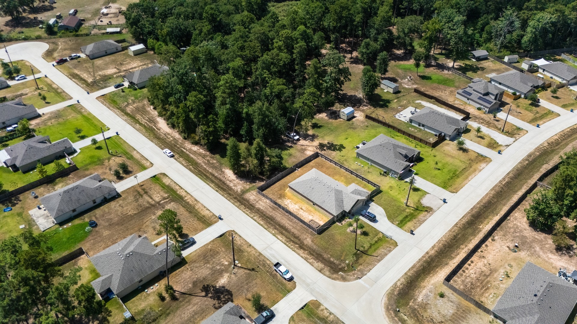 9805 Hunter Springs Drive Property Photo 35
