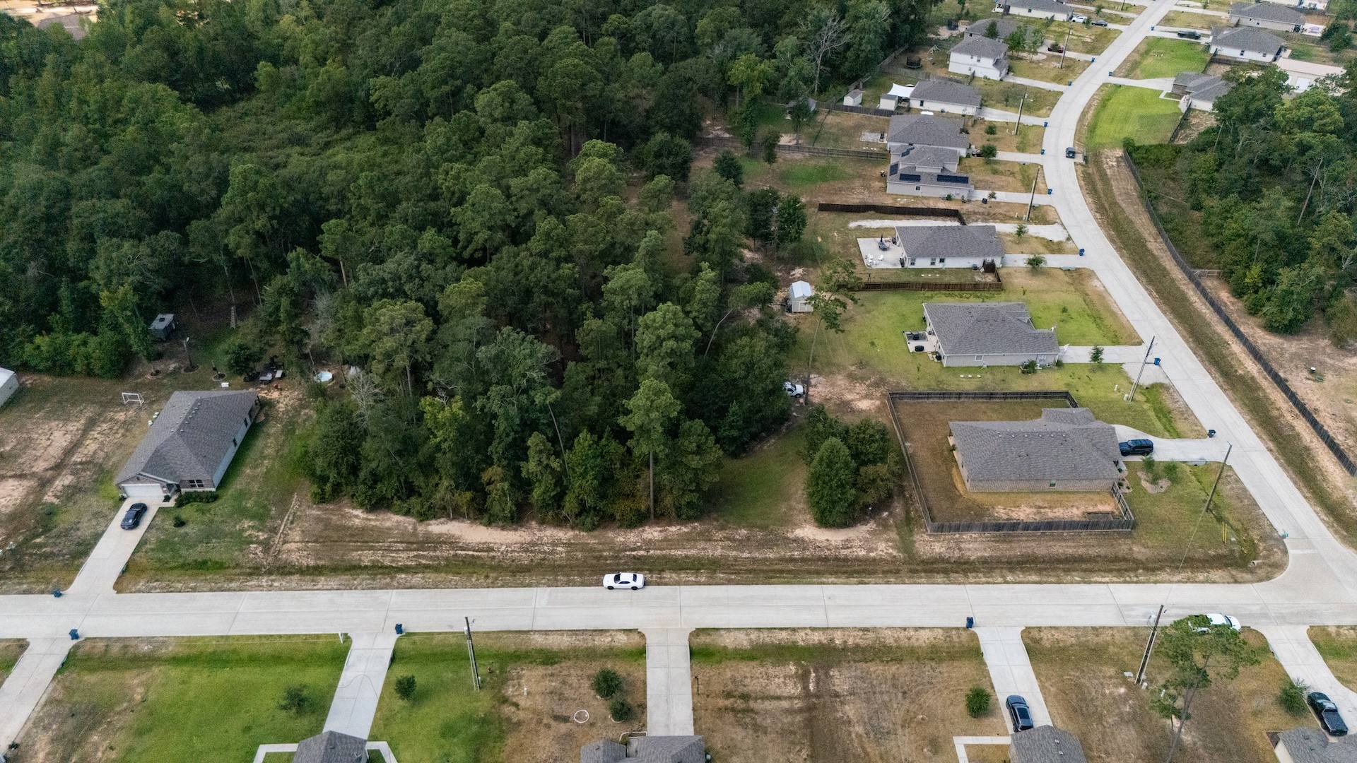 9805 Hunter Springs Drive Property Photo 36