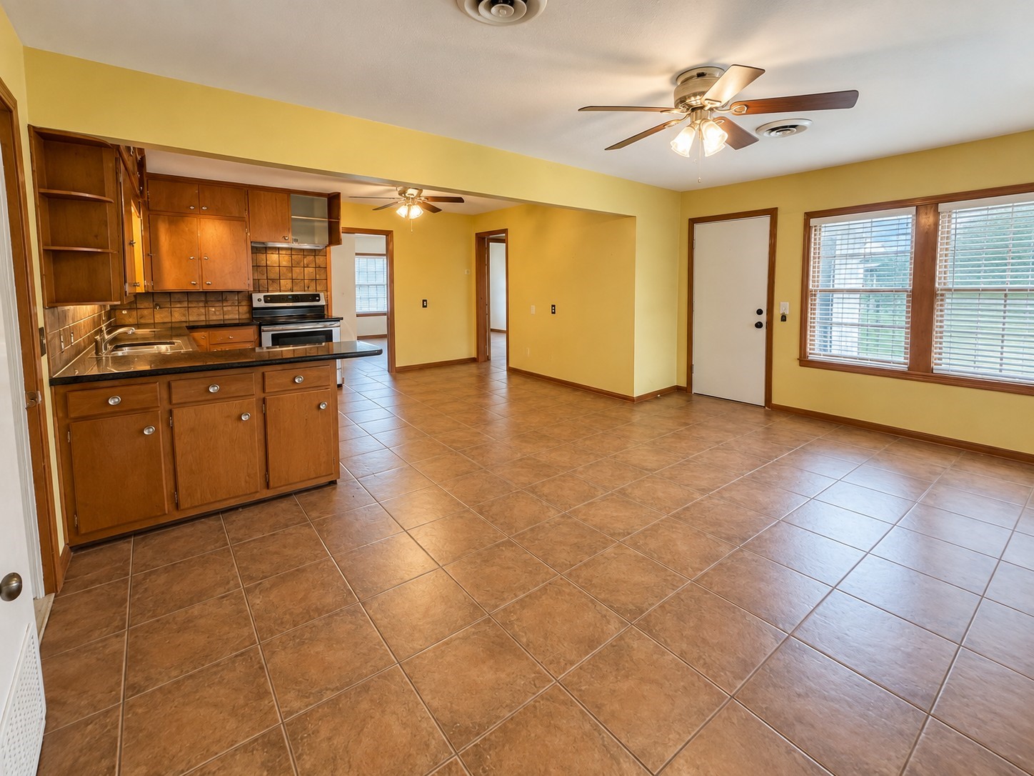 341 Jefferson Street Property Photo 5