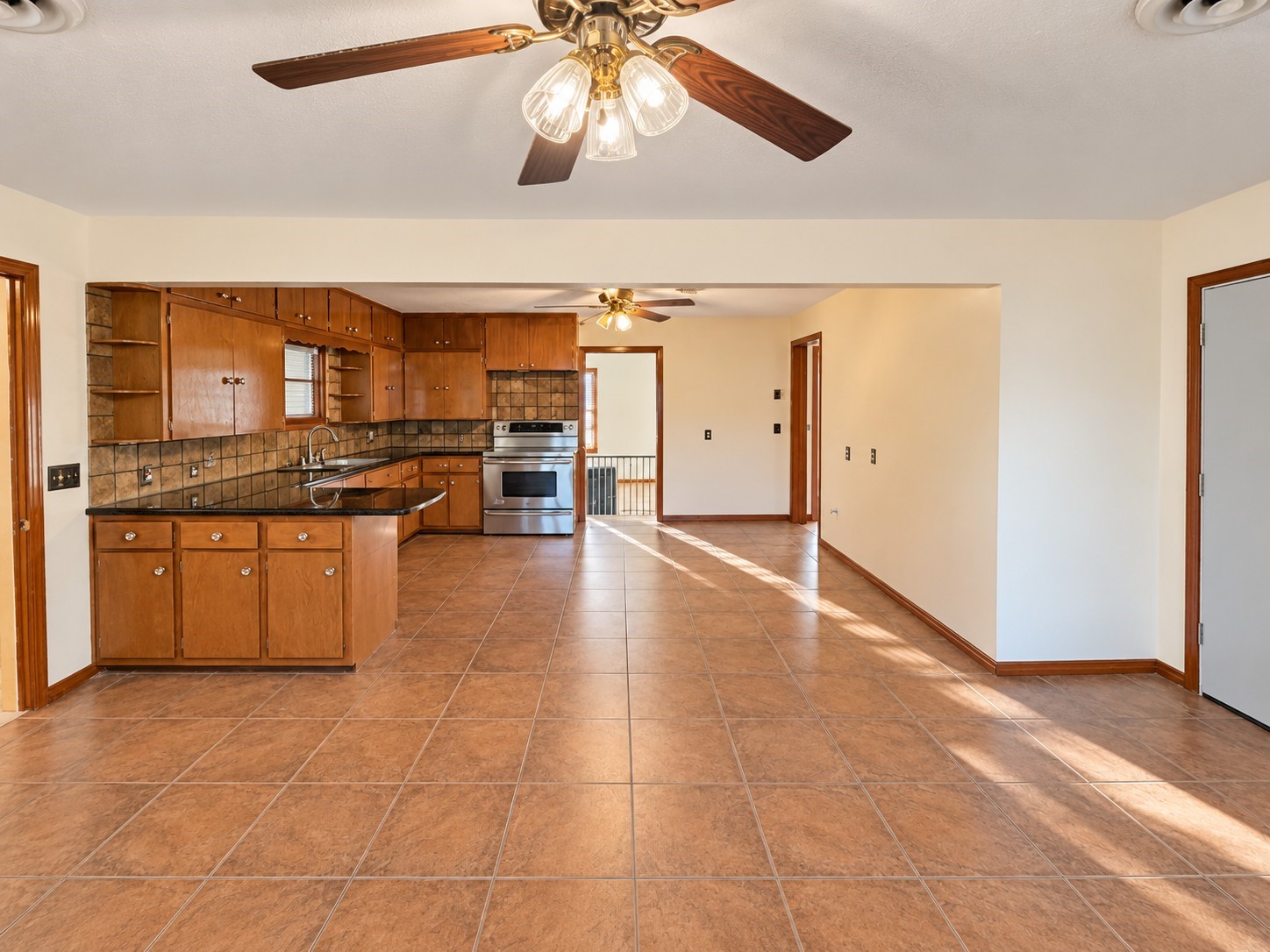 341 Jefferson Street Property Photo 7