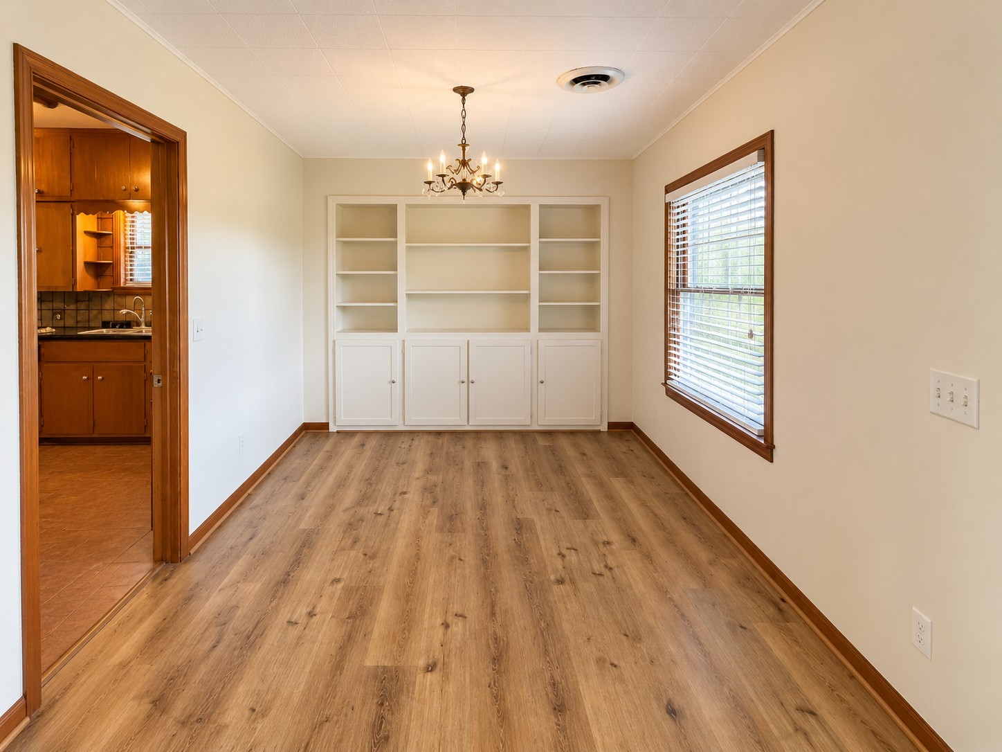 341 Jefferson Street Property Photo 9
