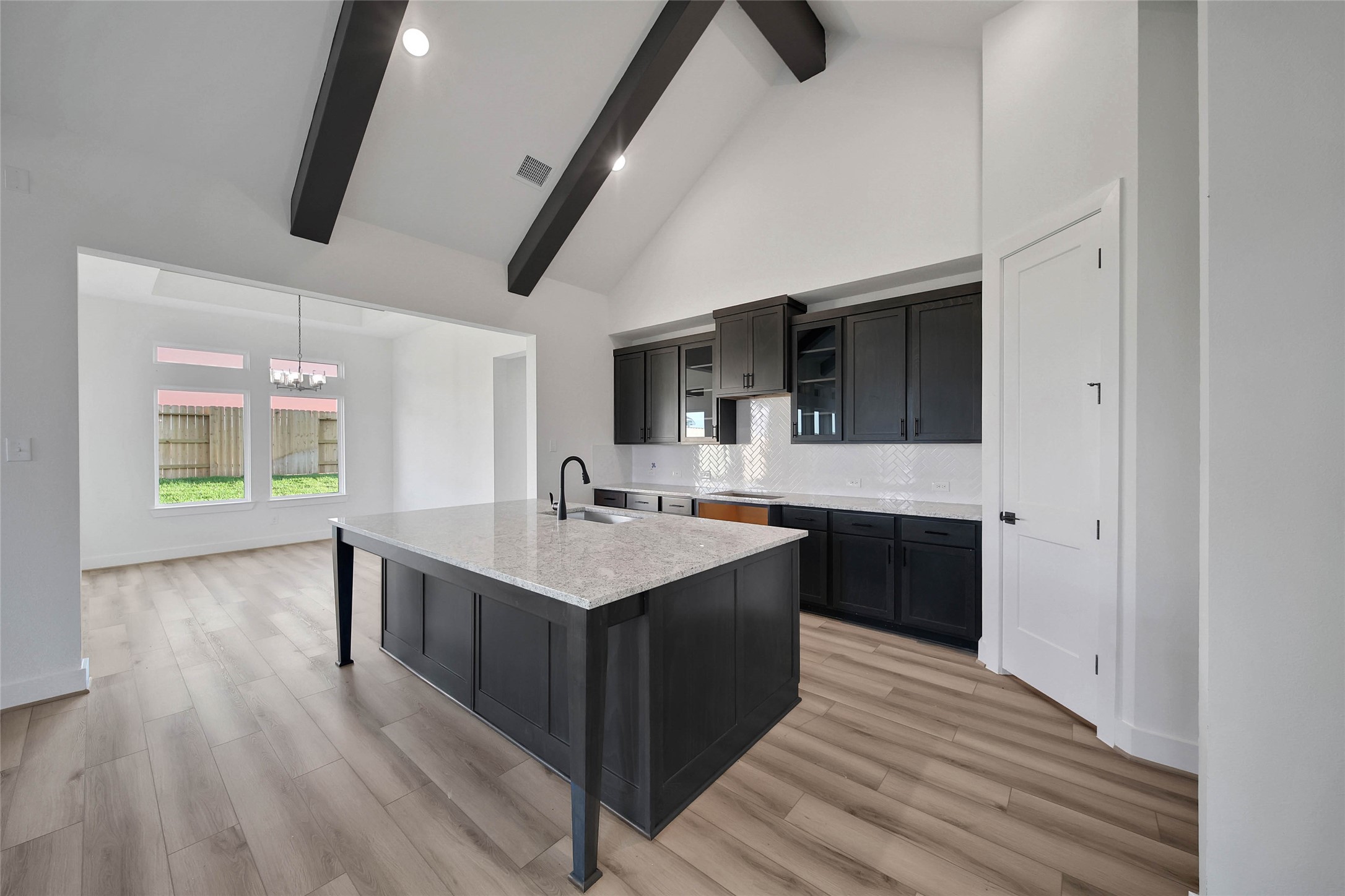 2021 River Maple Drive Property Photo 8