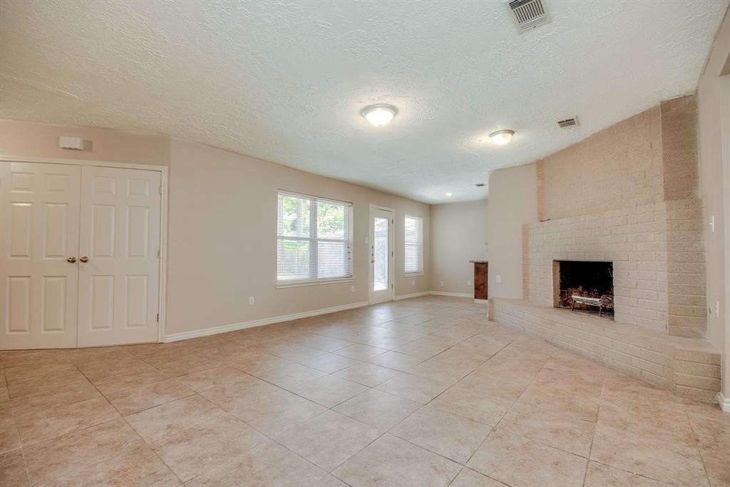 9611 Landry Boulevard Property Photo 4