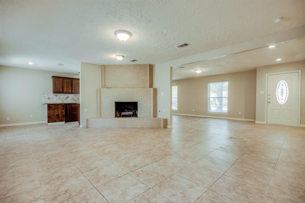 9611 Landry Boulevard Property Photo 5
