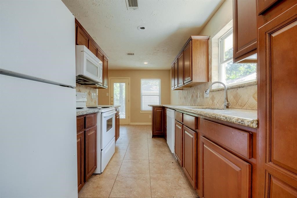 9611 Landry Boulevard Property Photo 7