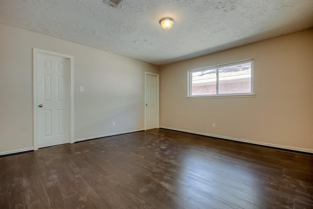9611 Landry Boulevard Property Photo 8