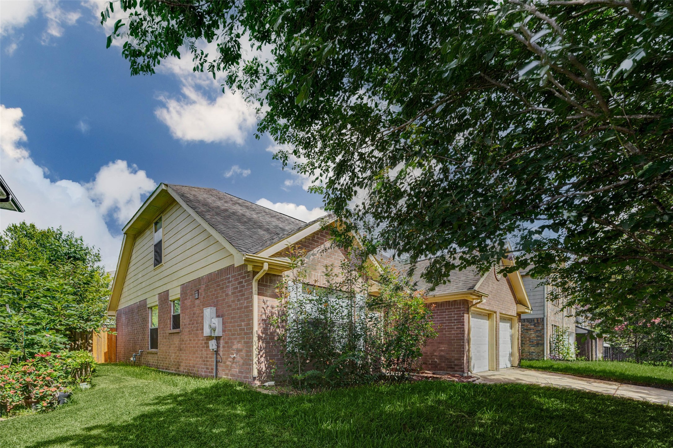 11956 Braes Park Drive Property Photo 2