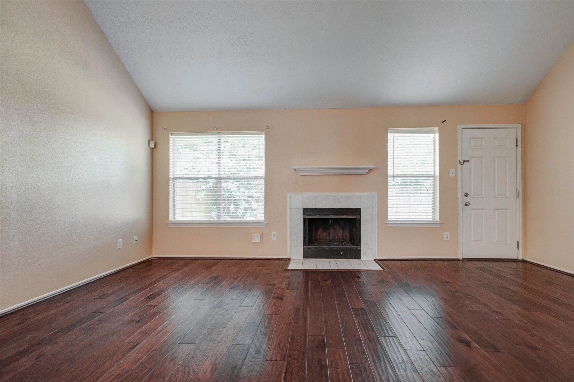 11956 Braes Park Drive Property Photo 4