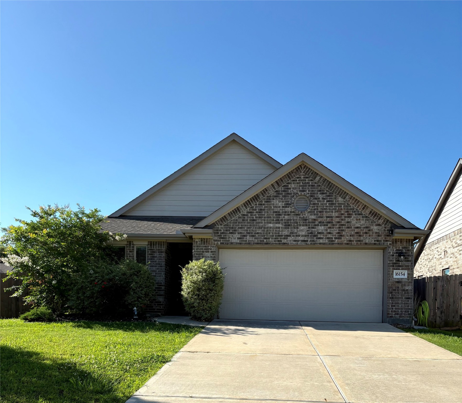 16154 Dockside Street Property Photo