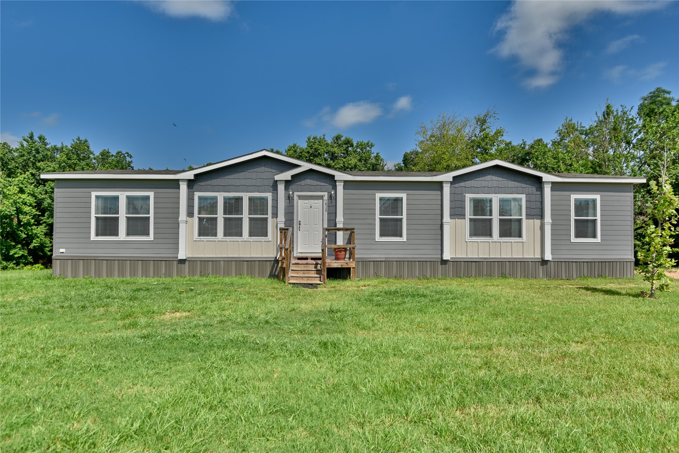 1610 County Road 253 Property Photo 2