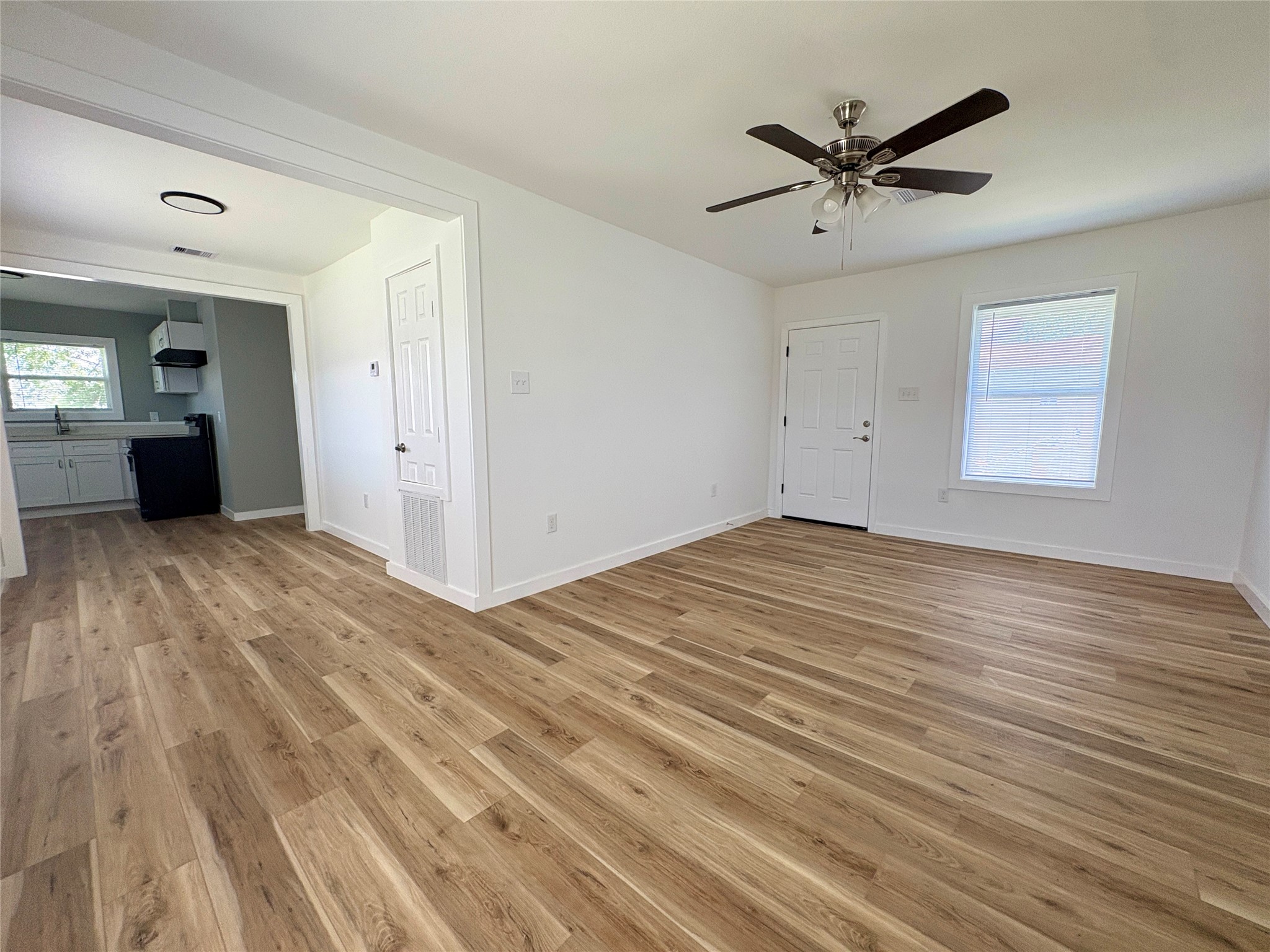 1717 W 4th Street Property Photo 3