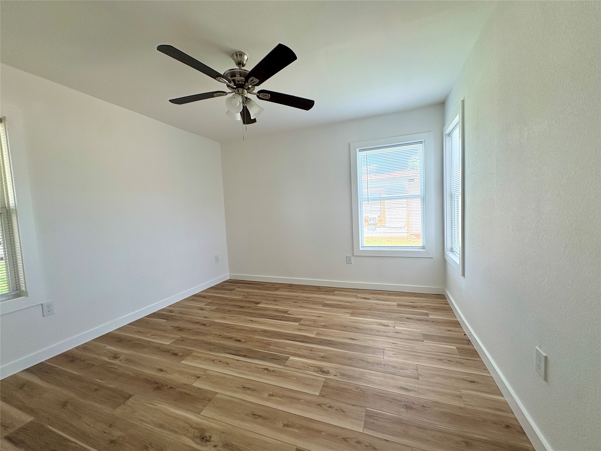 1717 W 4th Street Property Photo 9