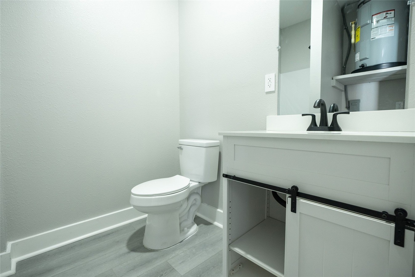2612 Castle Street H Property Photo 4