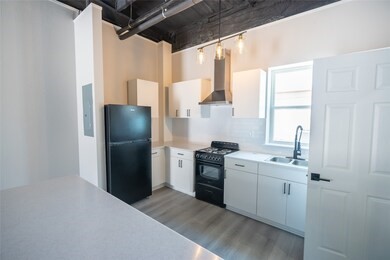 2612 Castle Street H Property Photo 6