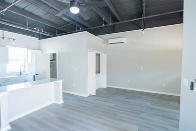 2612 Castle Street H Property Photo 10