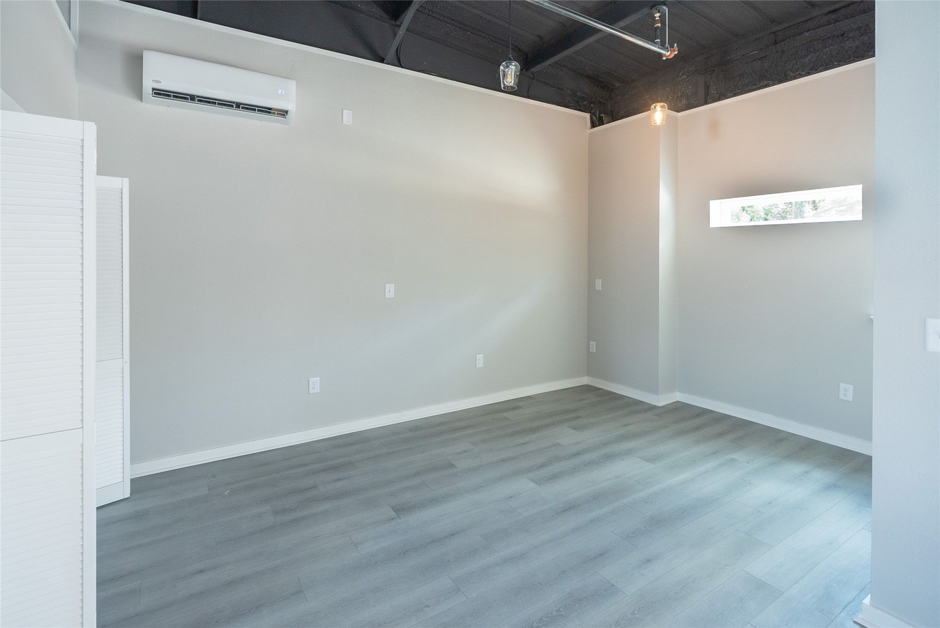 2612 Castle Street H Property Photo 11