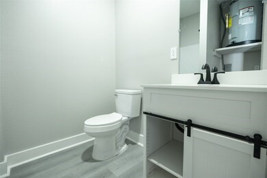 2612 Castle Street H Property Photo 13