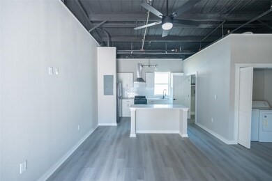 2612 Castle Street H Property Photo 15