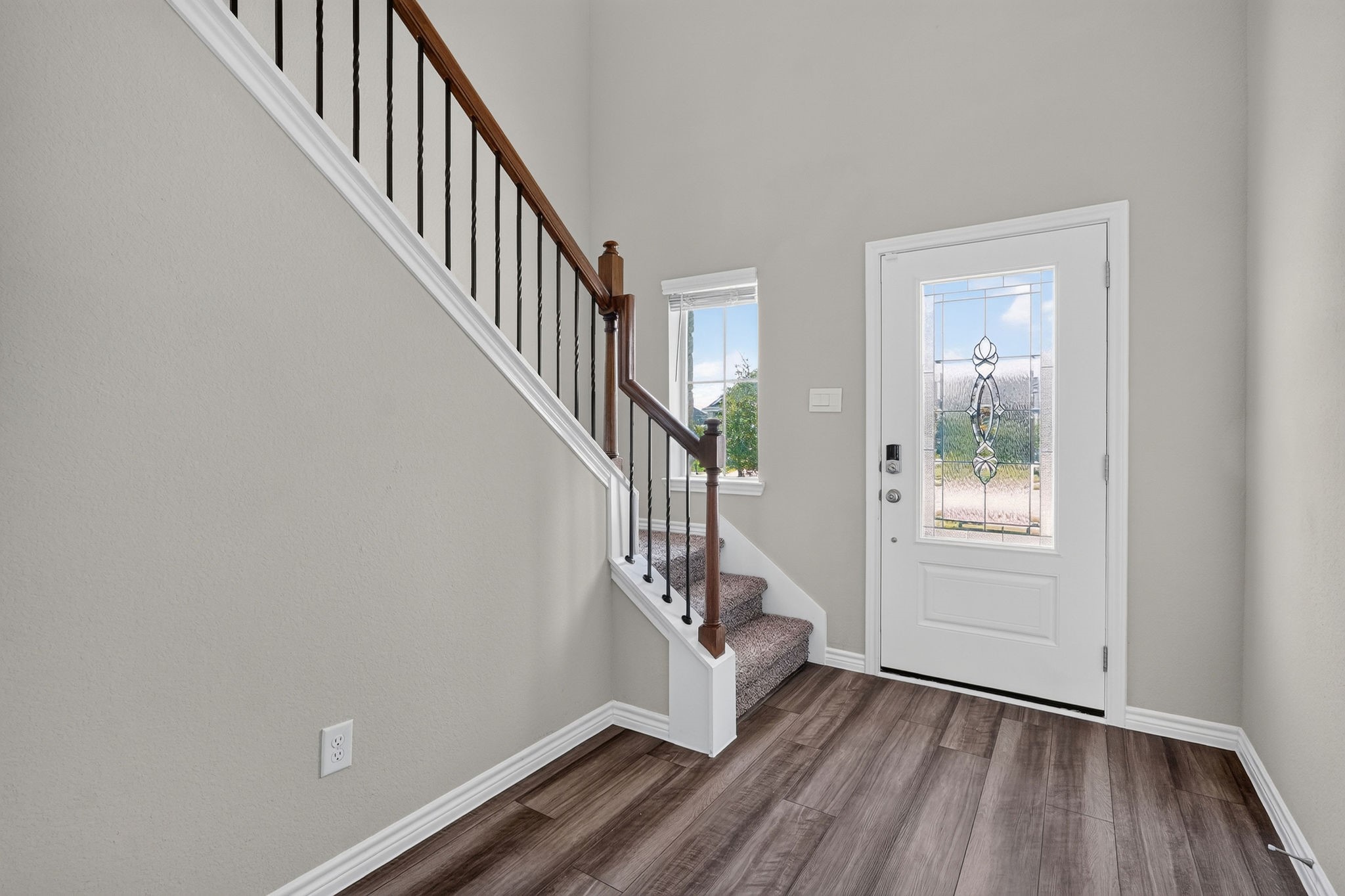1165 Verona Drive Property Photo 2